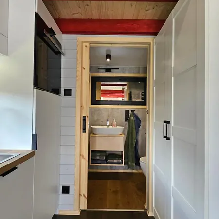 Bohnapartments-Hoimbracht Eggenthal-Tiny Houses-Parkplatz-Mit Hund * Eggenthal